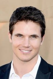 Robbie Amell photo 3