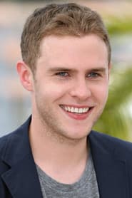 Iain De Caestecker photo 2