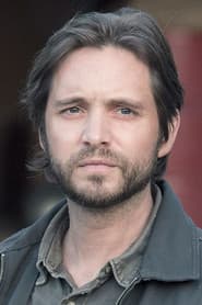 Aaron Stanford photo 6