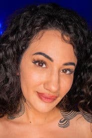 Arabelle Raphael photo 5