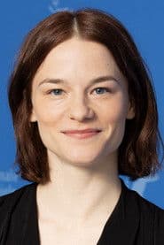 Valerie Pachner photo 3