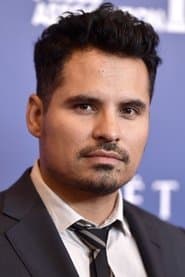 Michael Peña photo 3