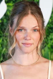 Tracy Spiridakos photo 2