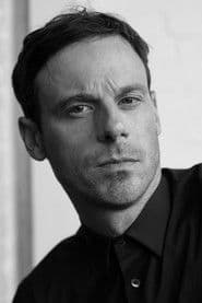 Scoot McNairy photo 10