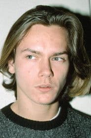 River Phoenix photo 9