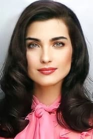 Tuba Büyüküstün photo 4