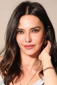 Hande Ataizi photo 2