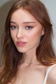 Phoebe Dynevor photo 5