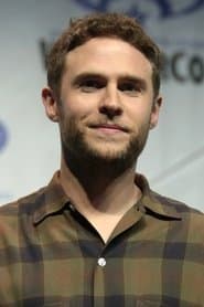 Iain De Caestecker photo 3