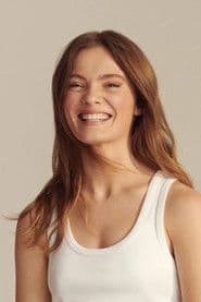 Freya Allan photo 10