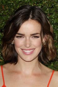 Elizabeth Henstridge photo 5