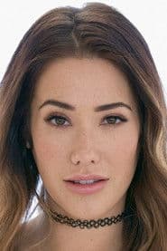 Eva Lovia photo 3