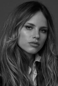 Halston Sage photo 5