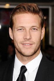Luke Bracey photo 3