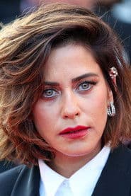 María León photo 3