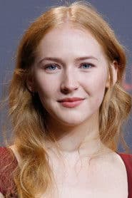 Gina Stiebitz photo 3