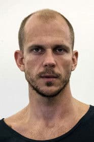 Gustaf Skarsgård photo 4