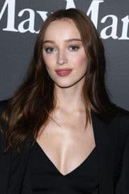 Phoebe Dynevor photo 8