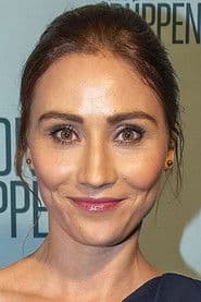 Stephanie Leon photo 5