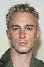 Drew Starkey photo 9