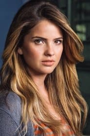 Shelley Hennig photo 4