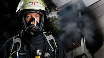 Apartment fire: Peer tries to save cat