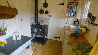 Anthony & Bianca's Shed to Shepherd's Hut